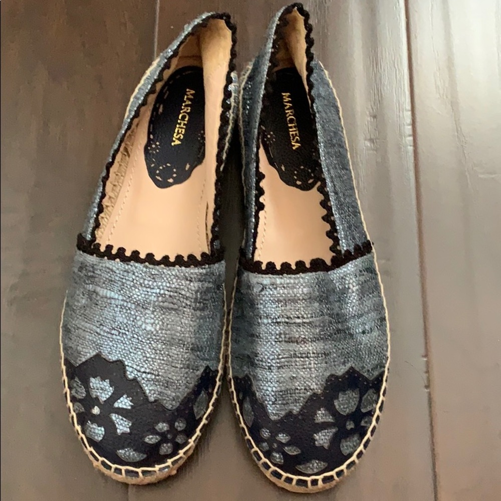 Marchesa brand new  silver shoes size 8